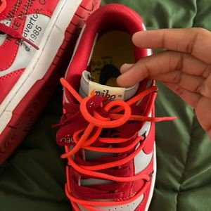 Red & Grey off white dunks ! will come cleaned with brand new box for them!